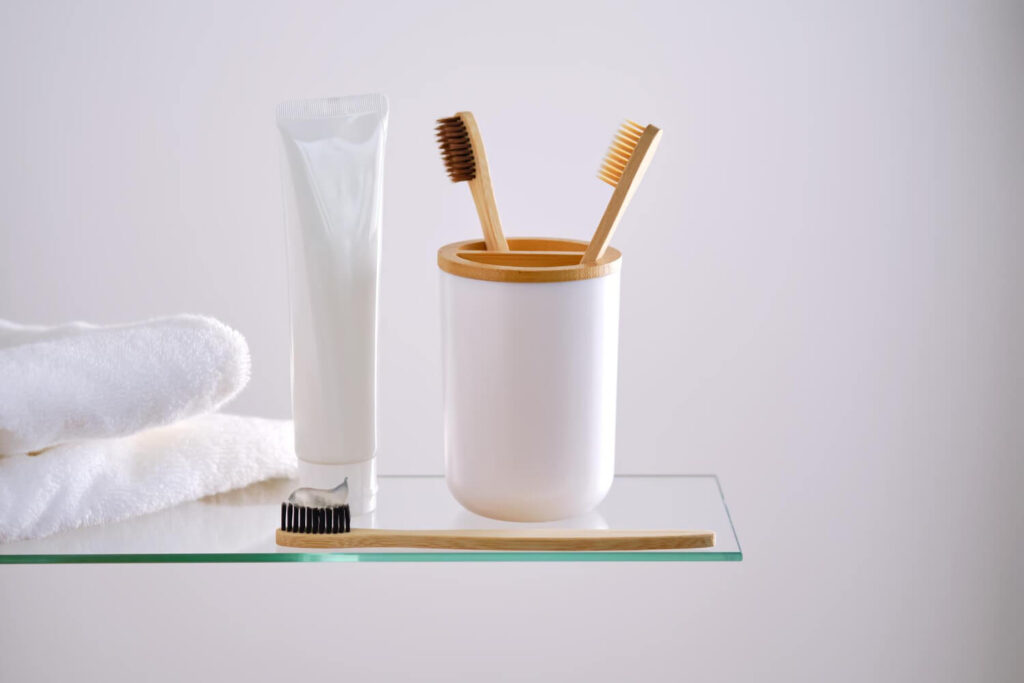 conservation tube de dentifrice dans un endroit sec et à l'abri de la lumière direct pour ne pas qu'il périme