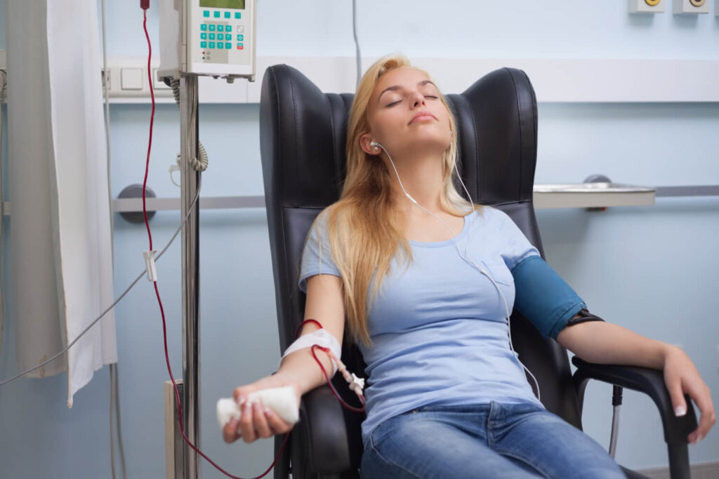 Personne fatiguée après une prise de sang - effets secondaires normaux