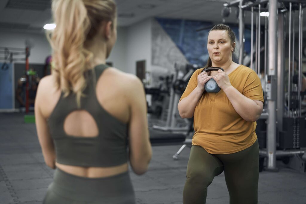 femme qui fait du sport post-retrait implant contraceptif