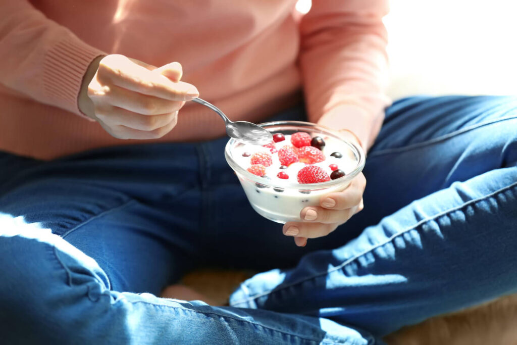 Appareil dentaire : je n'arrive plus à manger, que faire ? 3 manger des yaourt à cause de mon appareil