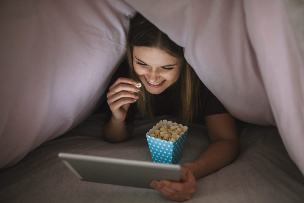 "J'ai pas le moral" : 10 gestes pour aller mieux 5 Regarder un film ou une série quand o na pas le moral