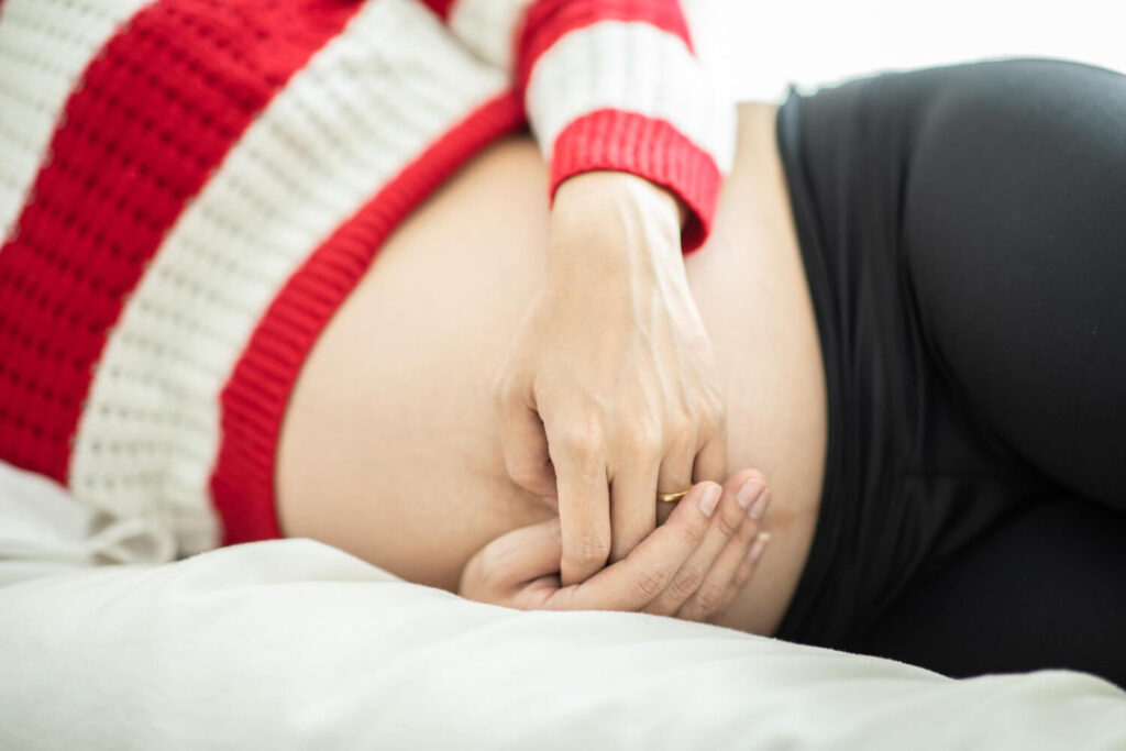 Quels sont les symptômes d'un cerclage qui lâche ? 3 contractions femme enceinte