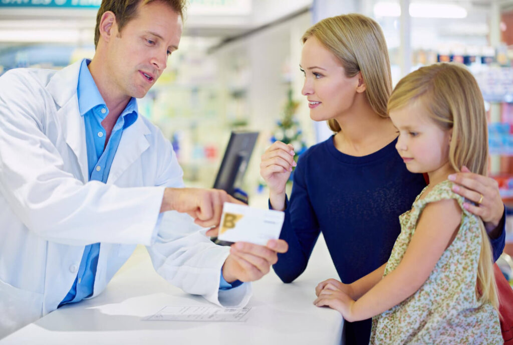 Peut-on mettre 2 suppositoires en même temps ? 9 Pharmacien expliquant les risques et pourquoi on ne peut pas mettre 2 suppositoires en même temps.