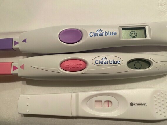 Mon test d'ovulation Clearblue clignote depuis 10 jours 3 test d'ovulation Clearblue