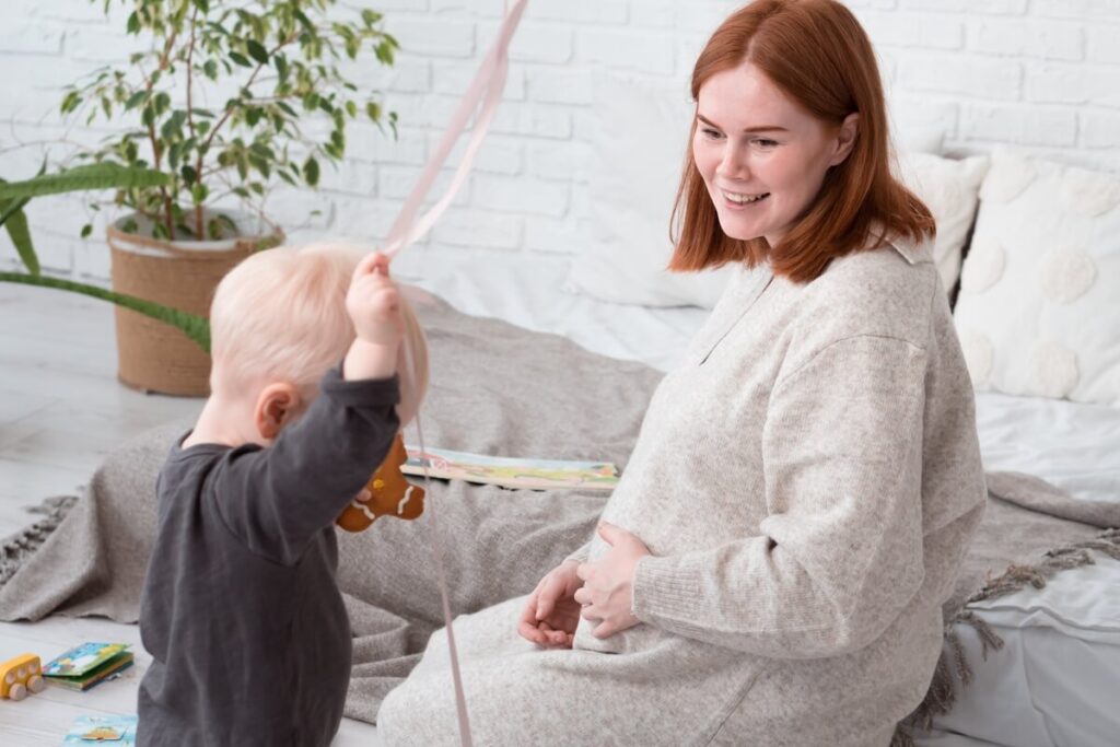 Schéma du cerveau de l'enfant montrant l'immaturité du cortex préfrontal à 12 mois.