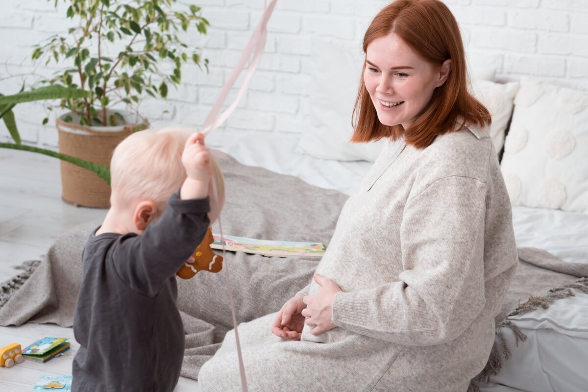 Schéma du cerveau de l'enfant montrant l'immaturité du cortex préfrontal à 12 mois.